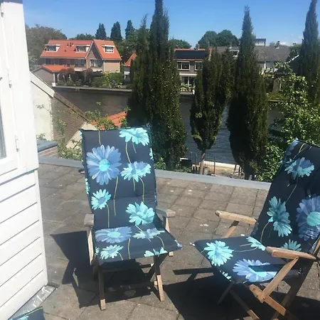 Luc's Place, Jaccuzi, Waterbed 3* Zoeterwoude