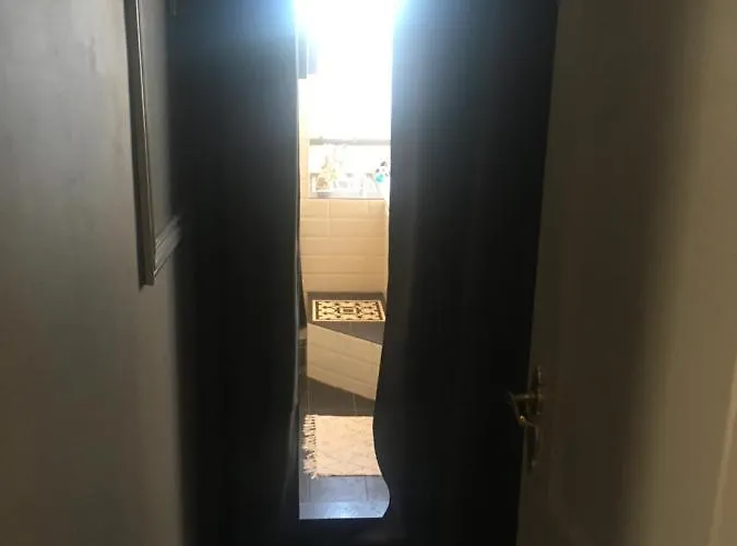 Luc's Place, Jaccuzi, Waterbed