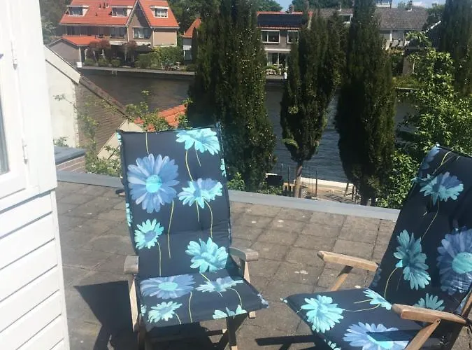 Luc's Place, Jaccuzi, Waterbed 3* Zoeterwoude