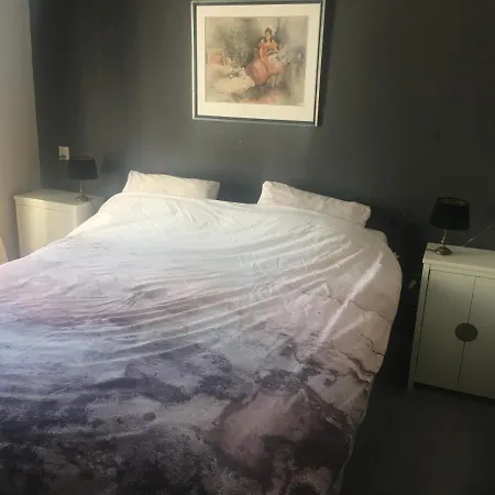 Luc's Place, Jaccuzi, Waterbed ベッド・アンド・ブレックファスト